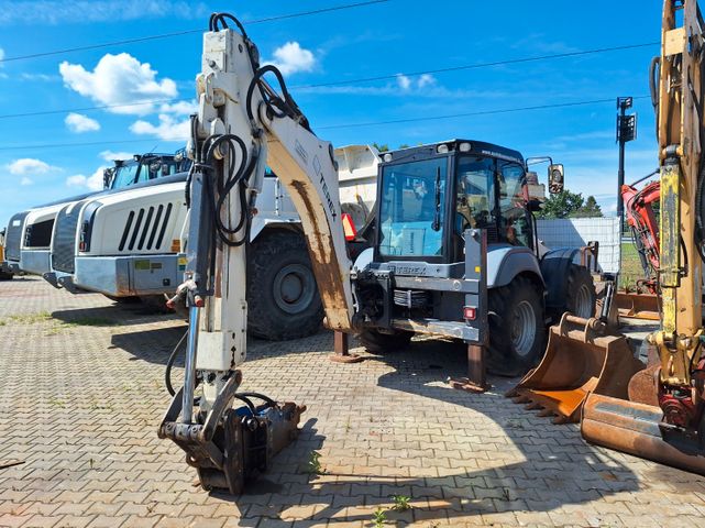 Terex TLB 990 PS 4X4