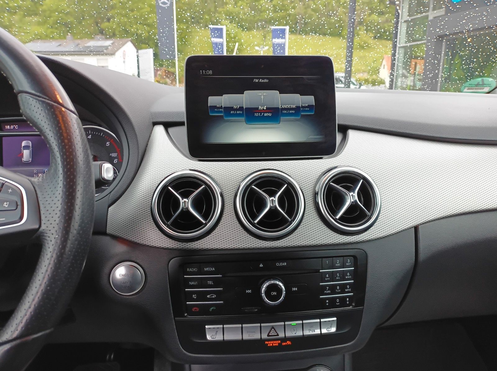 Fahrzeugabbildung Mercedes-Benz B 200d*ALLRAD+AHK+8FACH+BUSINESS+WENIG KM+INSPEK