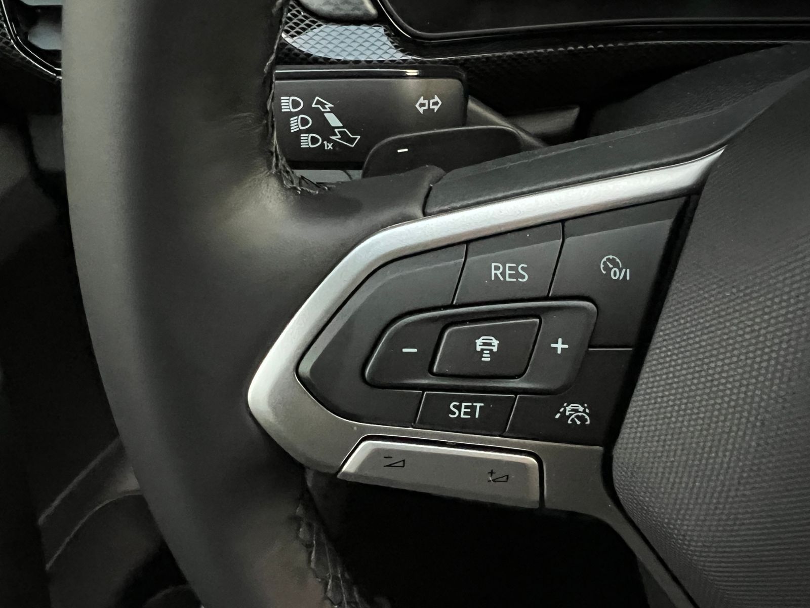 Fahrzeugabbildung Volkswagen T-Cross Life 1.0 TSI DSG *IQ.Light, Climatronic,