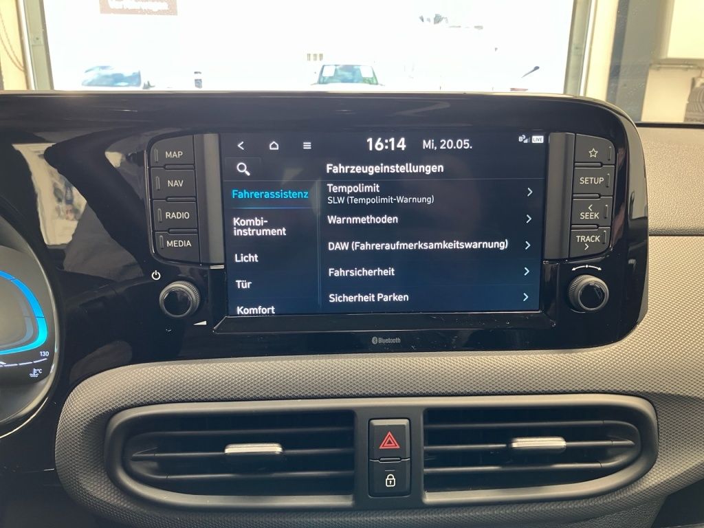 Fahrzeugabbildung Hyundai i10 1.0 Select Facelift Fernlichtass. Kam. Navi