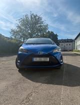 Toyota Yaris 1,5-l-VVT-i Hybrid CVT Style Selection... - Toyota Yaris: Blau