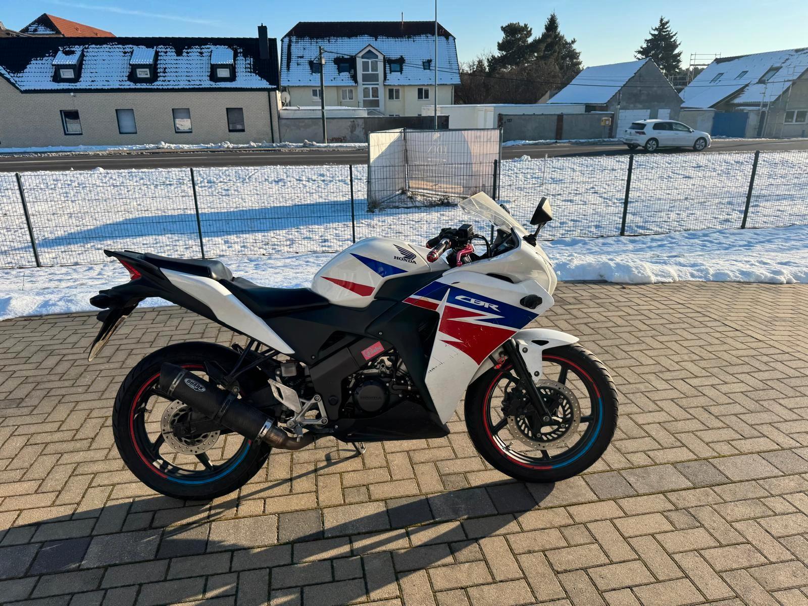 Honda CBR 125 R Shark Auspuffanlage