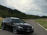 Mercedes-Benz C 63 AMG/LED/Perf.AGA,Widescreen/Pano/Night/Cam/ - Mercedes-Benz C 63 AMG aus 2019