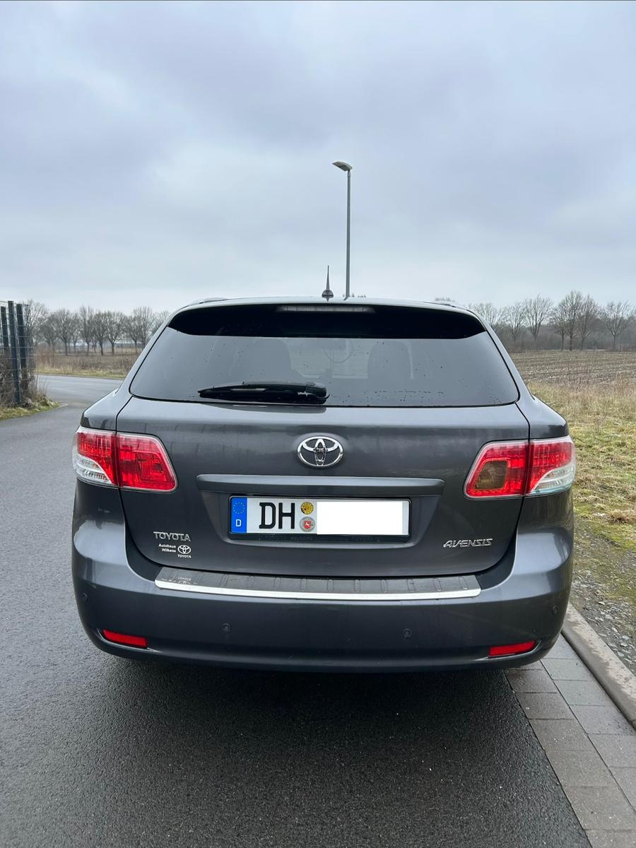 Toyota Avensis 2011 — engine 2.231 cm³, 150 HP (110kW)