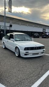 BMW e30 325i M-Technik 2 - BMW 325 aus 1988: 325i