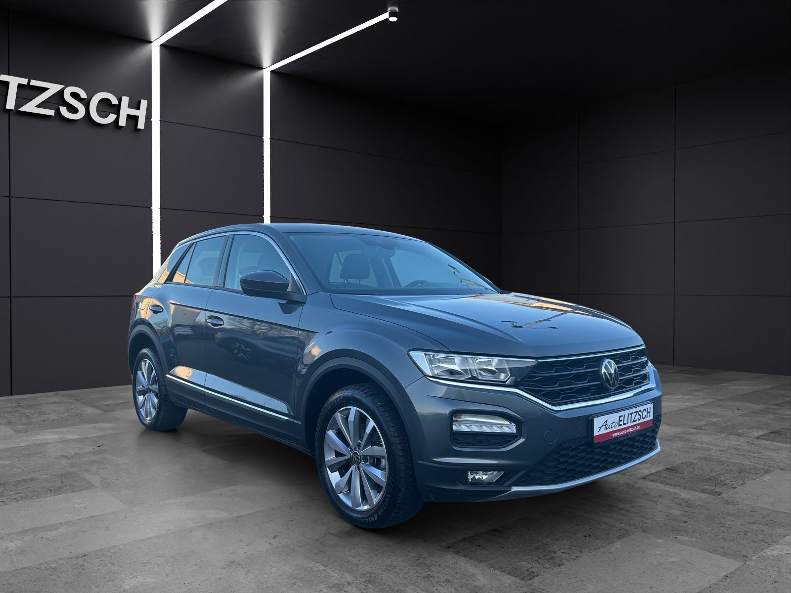 Fahrzeugabbildung Volkswagen T-Roc Style TSI DSG SHZ PDC WeConnect Navi