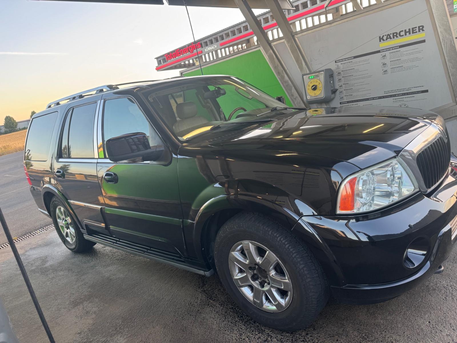Lincoln Navigator