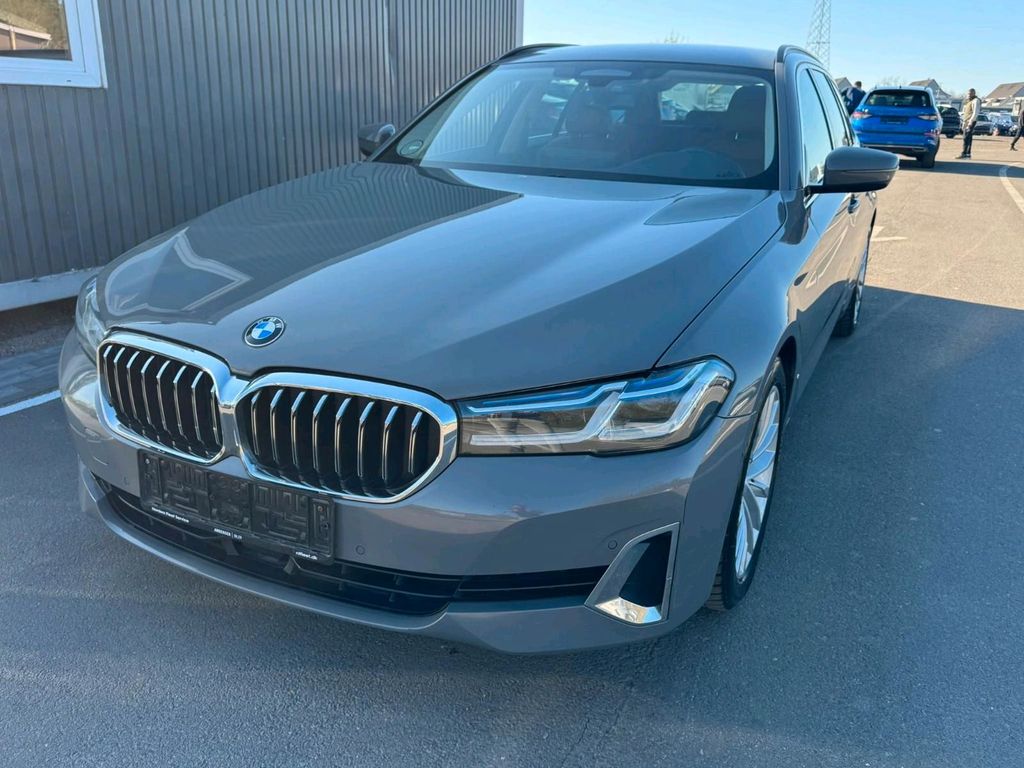 Image of BMW 530