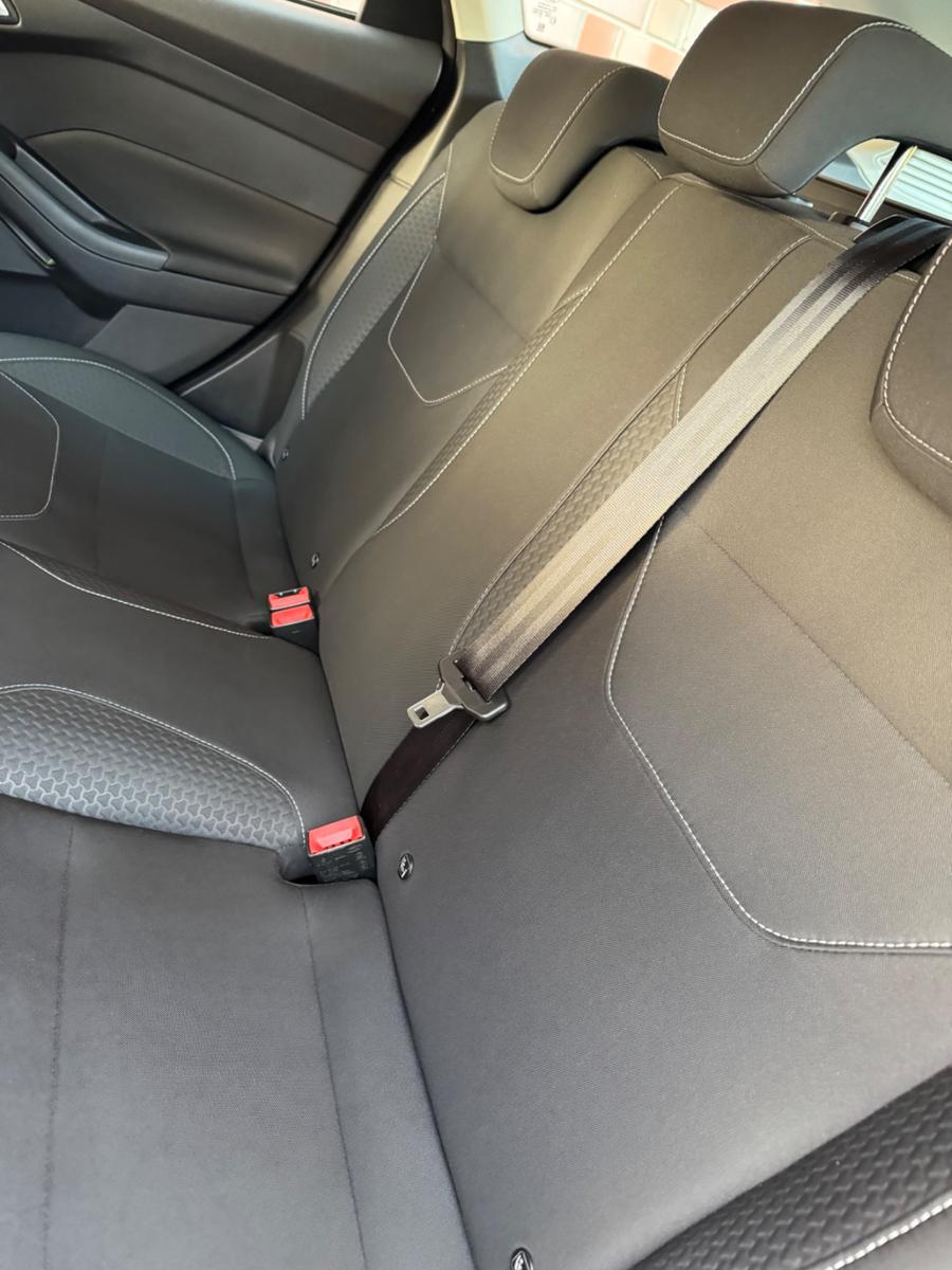 Ford Focus 2015 — photo 10