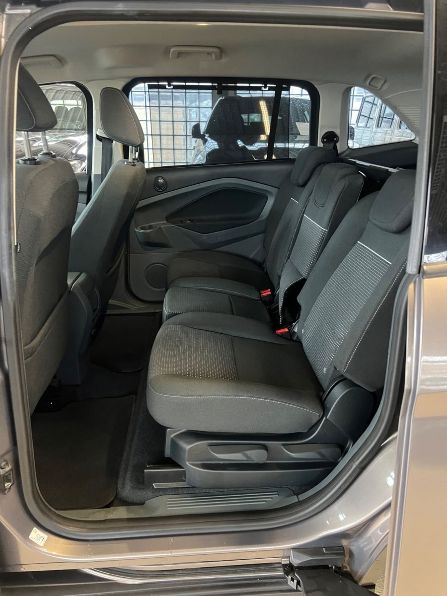 Fahrzeugabbildung Ford Grand C-MAX 1.6 Champions Edition