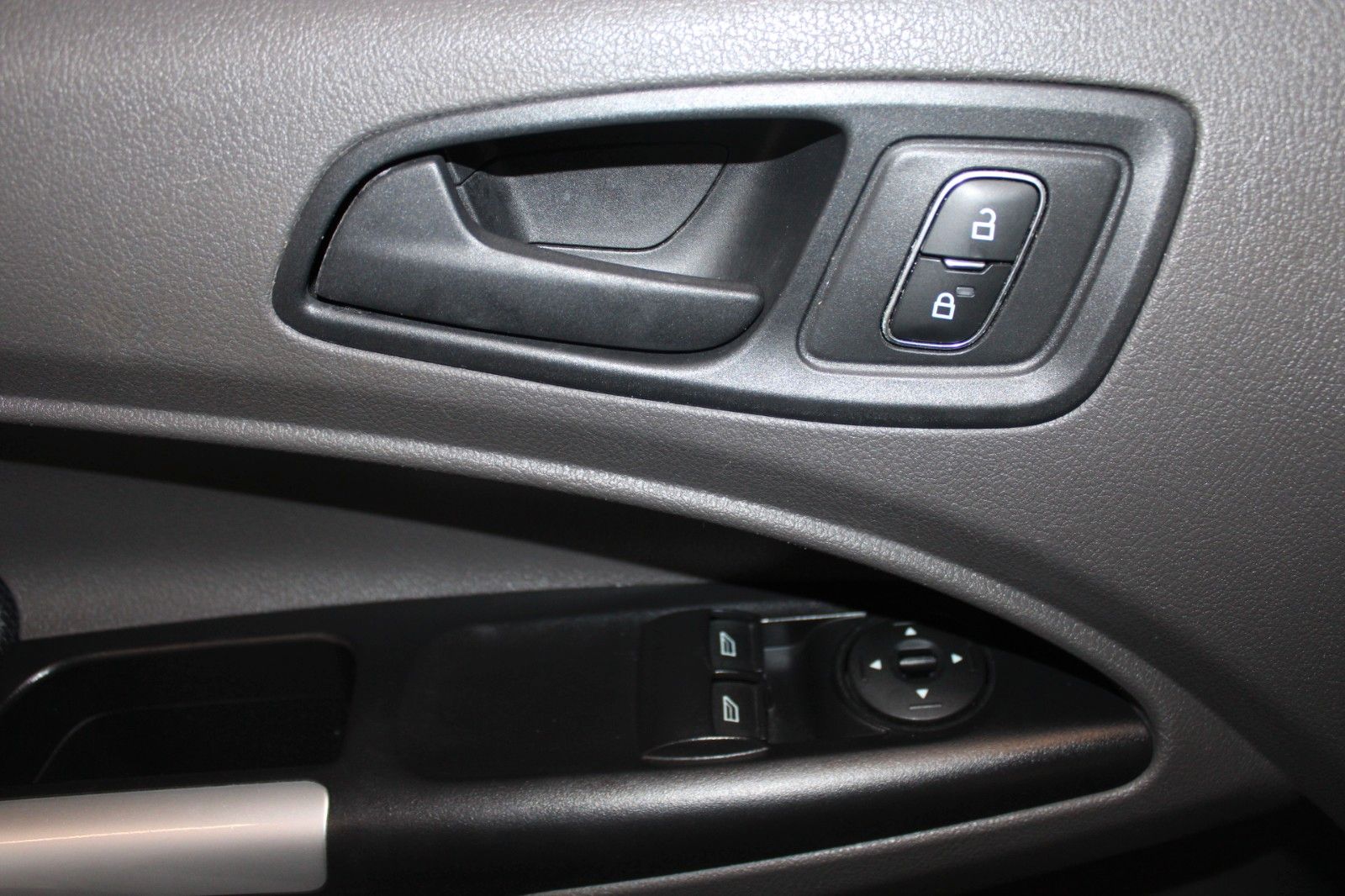 Fahrzeugabbildung Ford Transit Connect TREND KLIMA Standheizung 3-Sitze