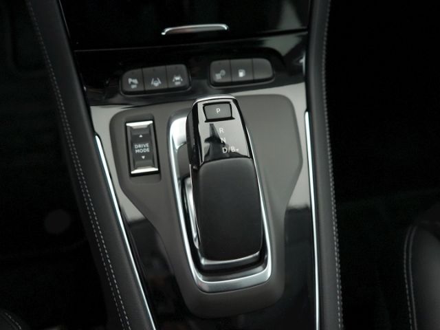 Grandland GS PHEV AT+ANHÄNGERKUPPLUNG+NAVI+RÜCKF