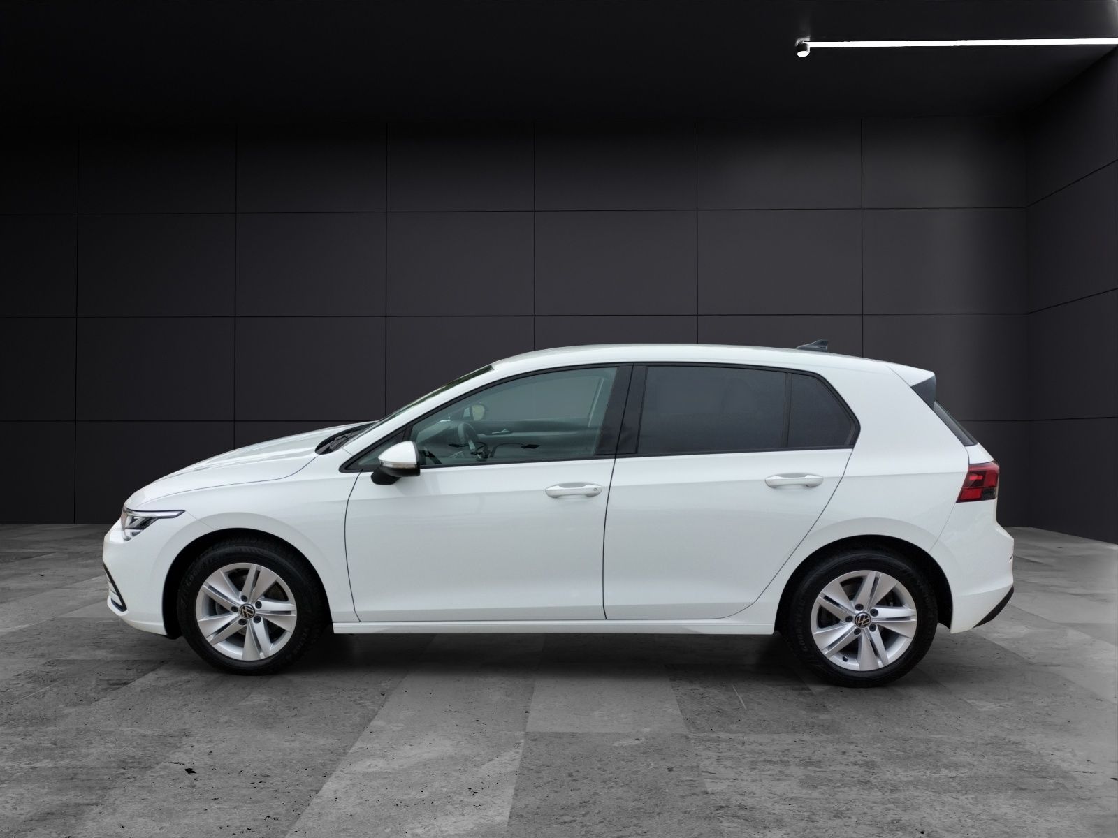 Fahrzeugabbildung Volkswagen Golf VIII TDI Life DSG LED Navi AID ACC PDC SH