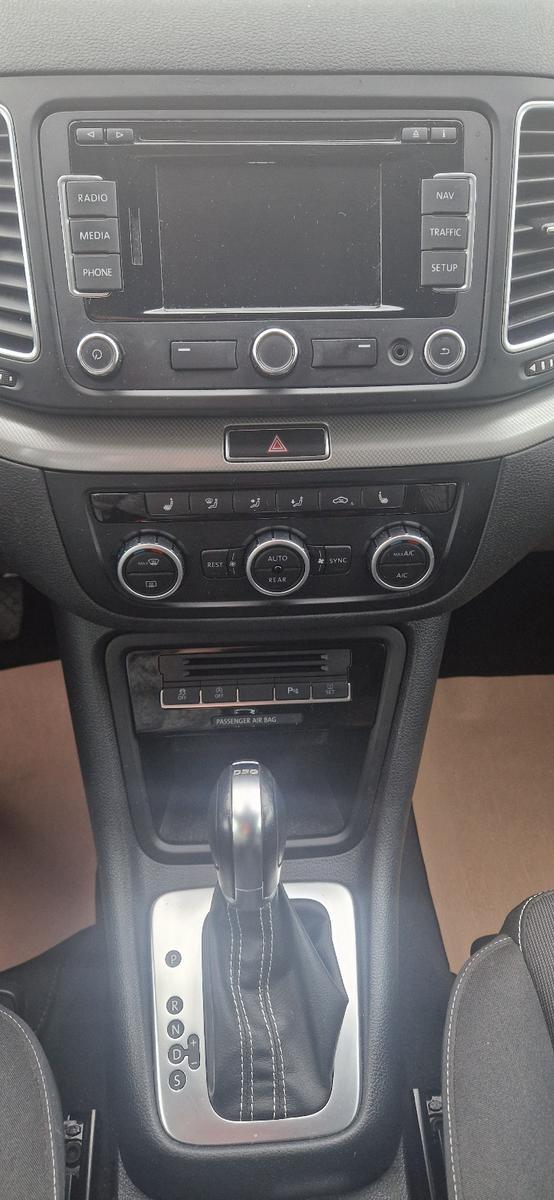 VOLKSWAGEN SHARAN MATCH DSG NAVI /  | 140 ch | VOLANT CUIR