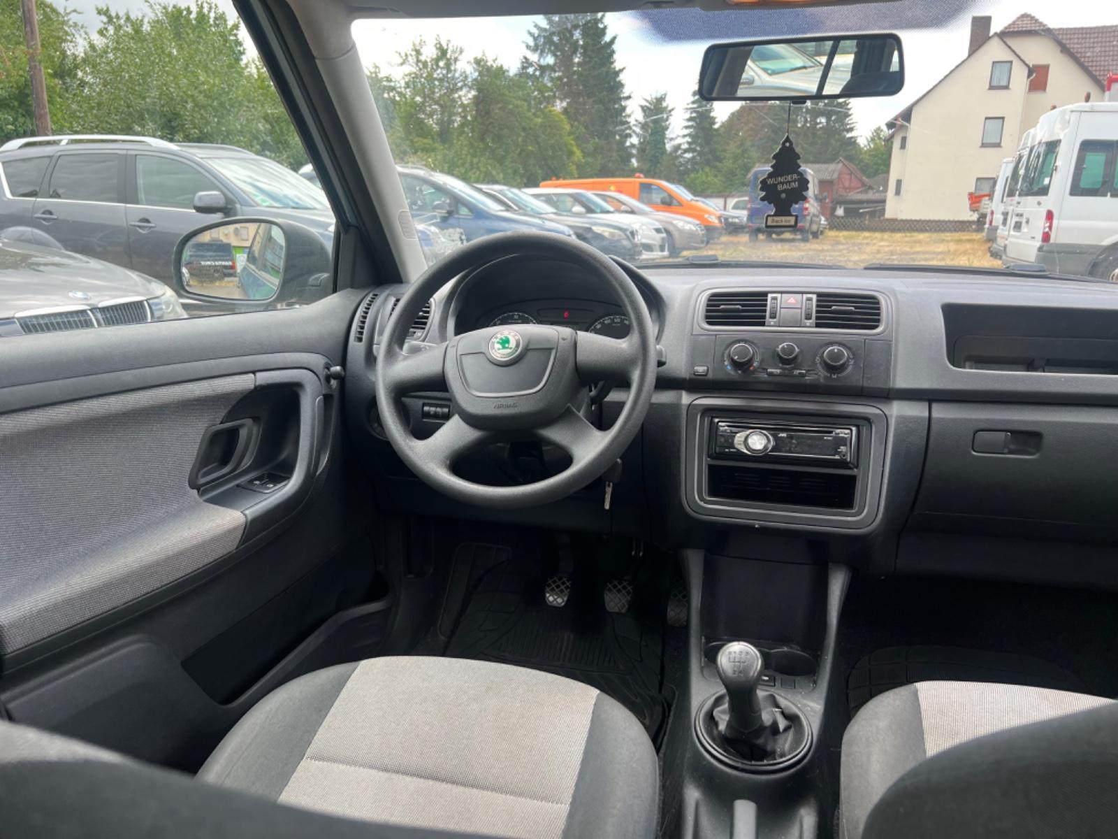 Skoda Fabia 2010 — photo 8