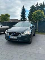 Volvo XC 60 D5 AWD AHK 8-fach bereift - Volvo XC60 aus 2010: Awd