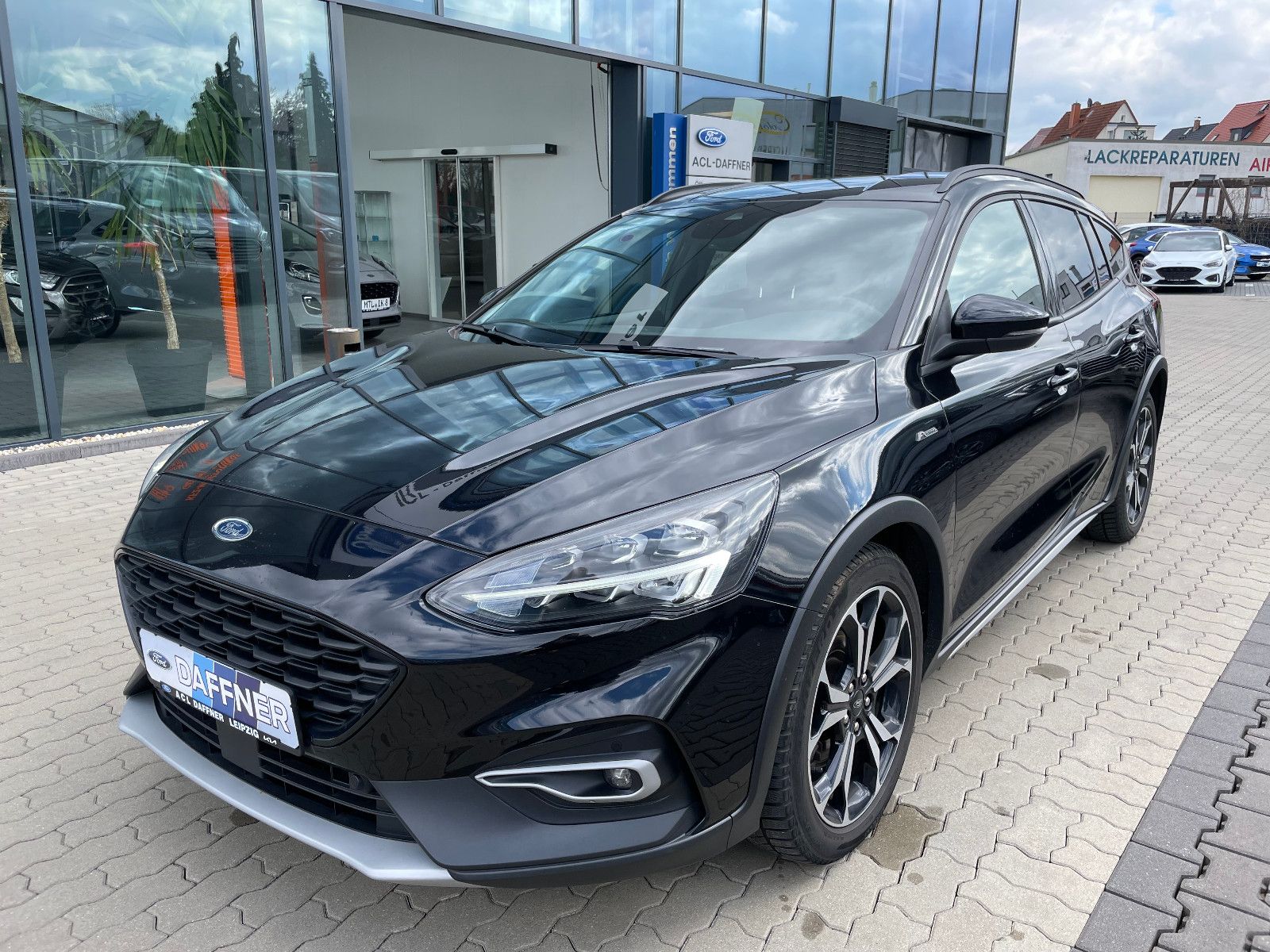 Fahrzeugabbildung Ford Focus Active LED, Spurhalteass., Navi