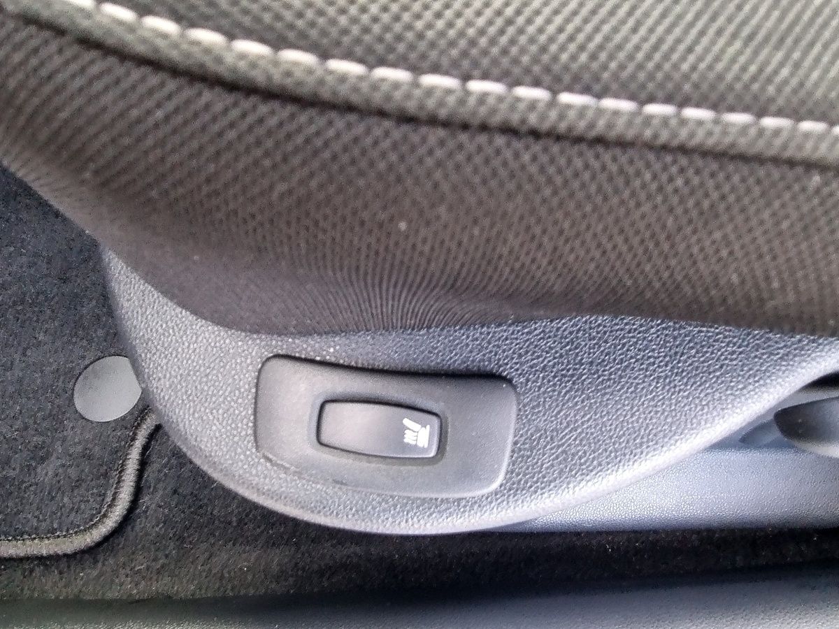 Fahrzeugabbildung Renault Clio Grandtour LIMITED TCe 90