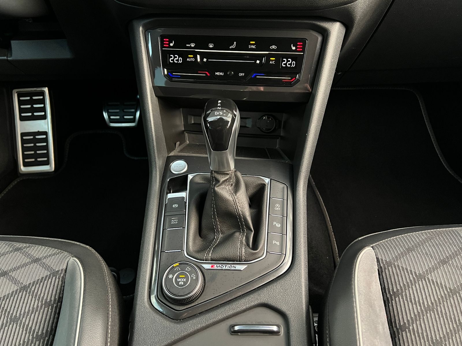 Fahrzeugabbildung Volkswagen Tiguan Allspace R-Line 2.0 TDI DSG 4MOTION *AHK,