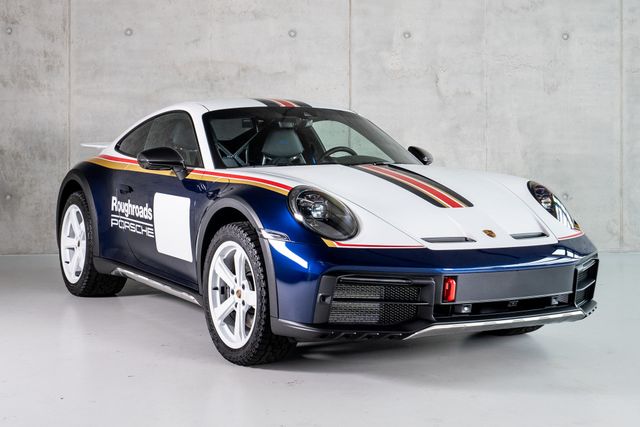 Porsche 911 (992) Dakar Rallye Design Paket on stock!!