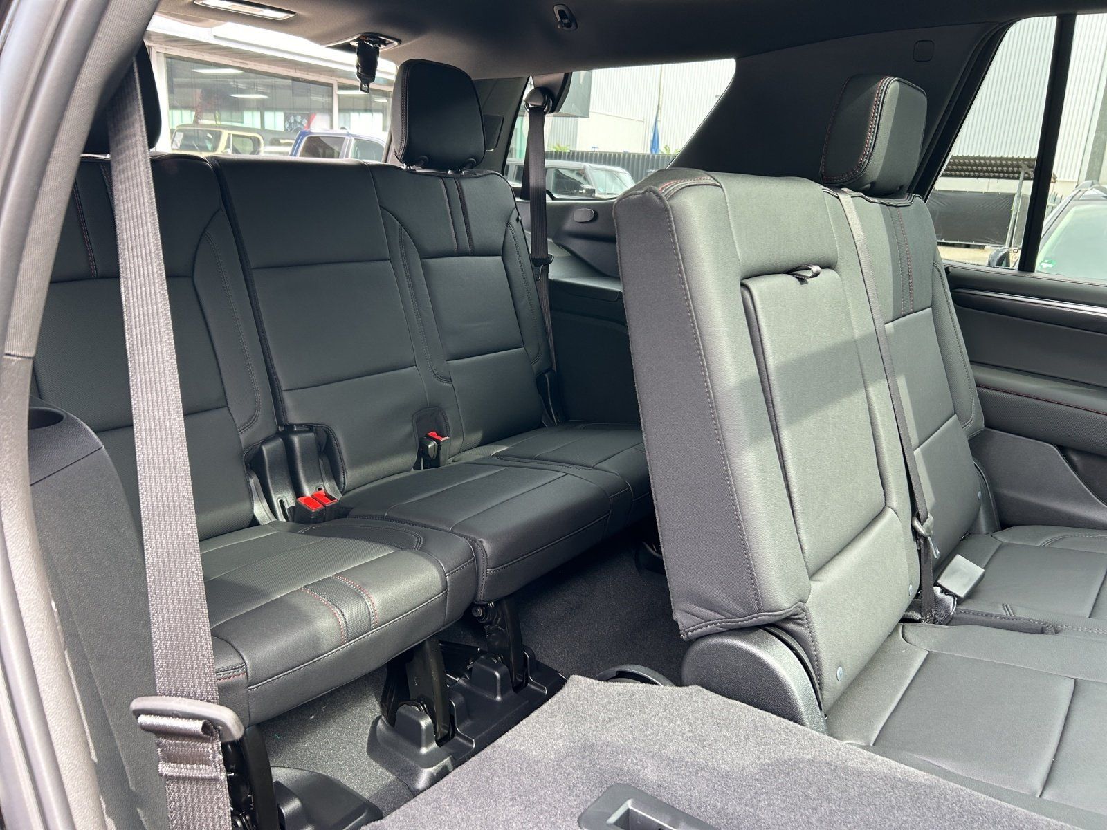 Fahrzeugabbildung Chevrolet Tahoe RST 6.2 MY26 LUFTFAHRWERK/8-SITZER/24"/AHK