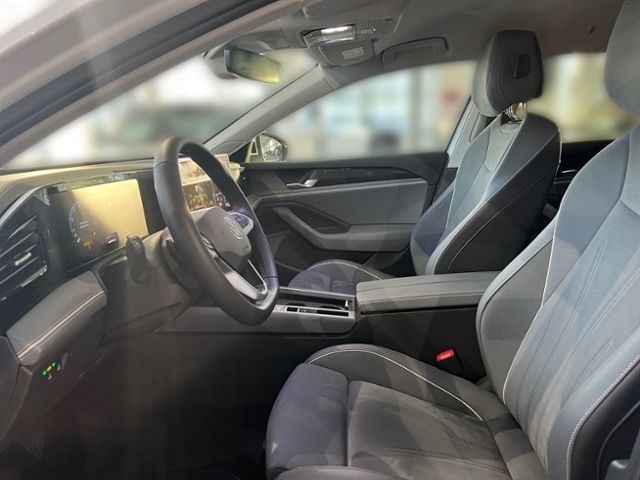 Fahrzeugabbildung Volkswagen Passat 1.5 eTSI DSG BUSINESS GJR AREA NAVI AHK