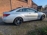 Mercedes-Benz E 250 Coupé E 250 Autom. - - Mercedes-Benz E 250 mit Benzin-Antrieb: Coupe