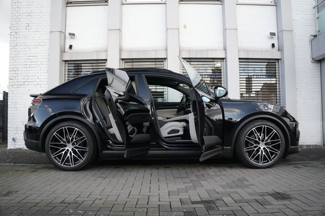 Porsche Macan 4 ACC-LUFTF.-PANO-BOSE-22"RS-LEDER KREIDE