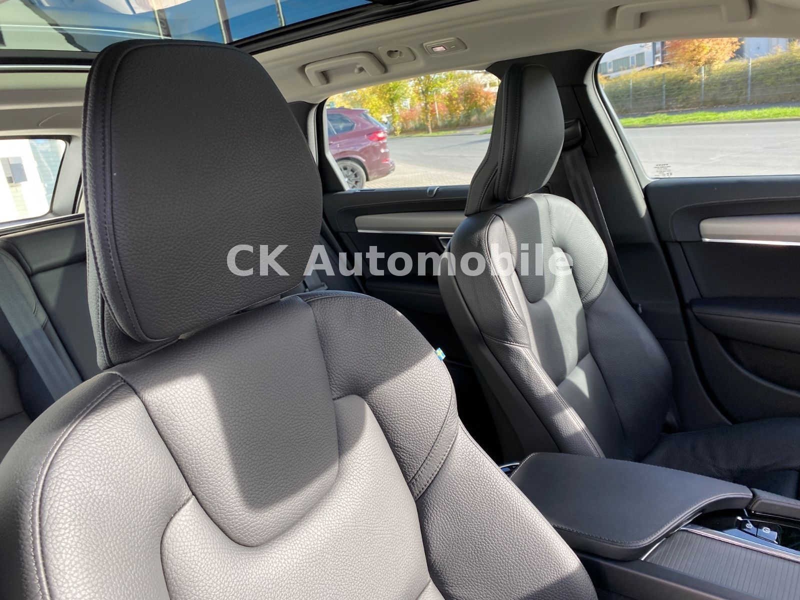 Fahrzeugabbildung Volvo V90 B5 Ultimate Dark AWD/BLIS/Pano/Head-Up/AHK