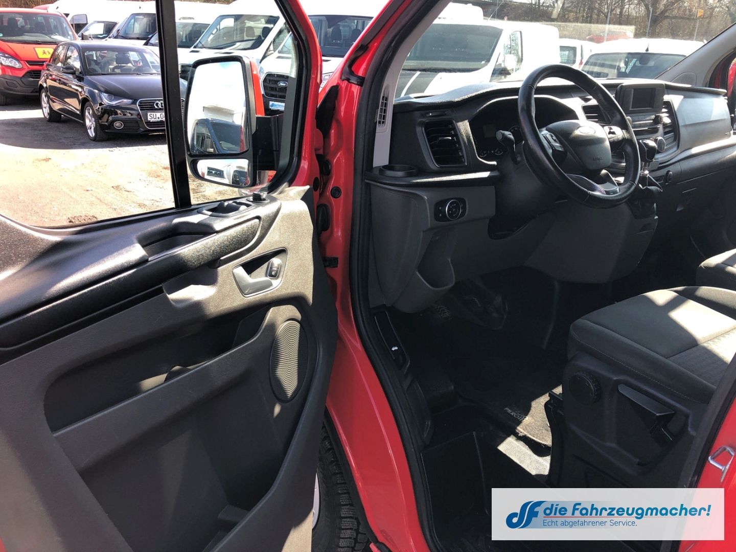 Fahrzeugabbildung Ford Transit Custom Kombi 320 L1 *3174