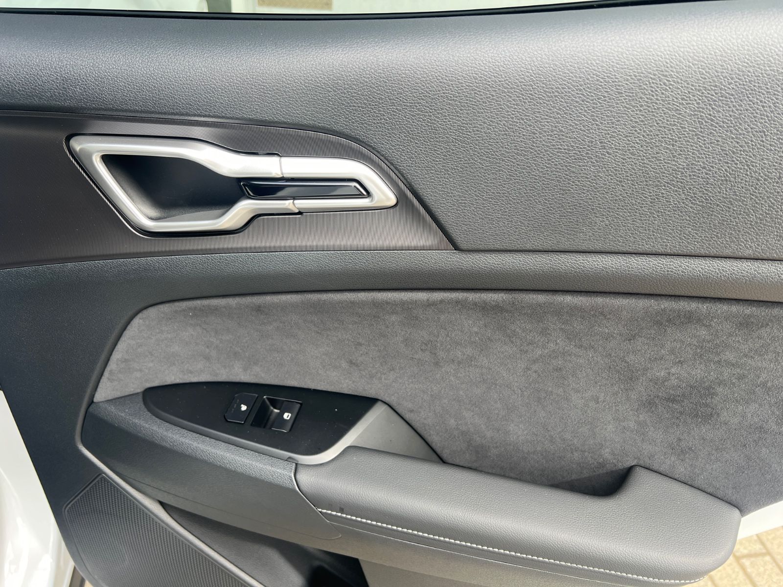 Fahrzeugabbildung Kia SPORTAGE 1.6T AWD DCT GTL SD GD DRI SOUND MJ 25