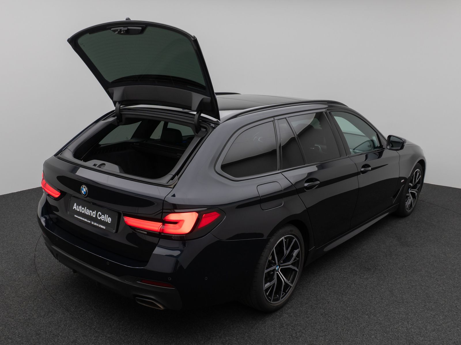 Fahrzeugabbildung BMW 540d xD M Sport Panorama DAB B&W Fernlichtassist