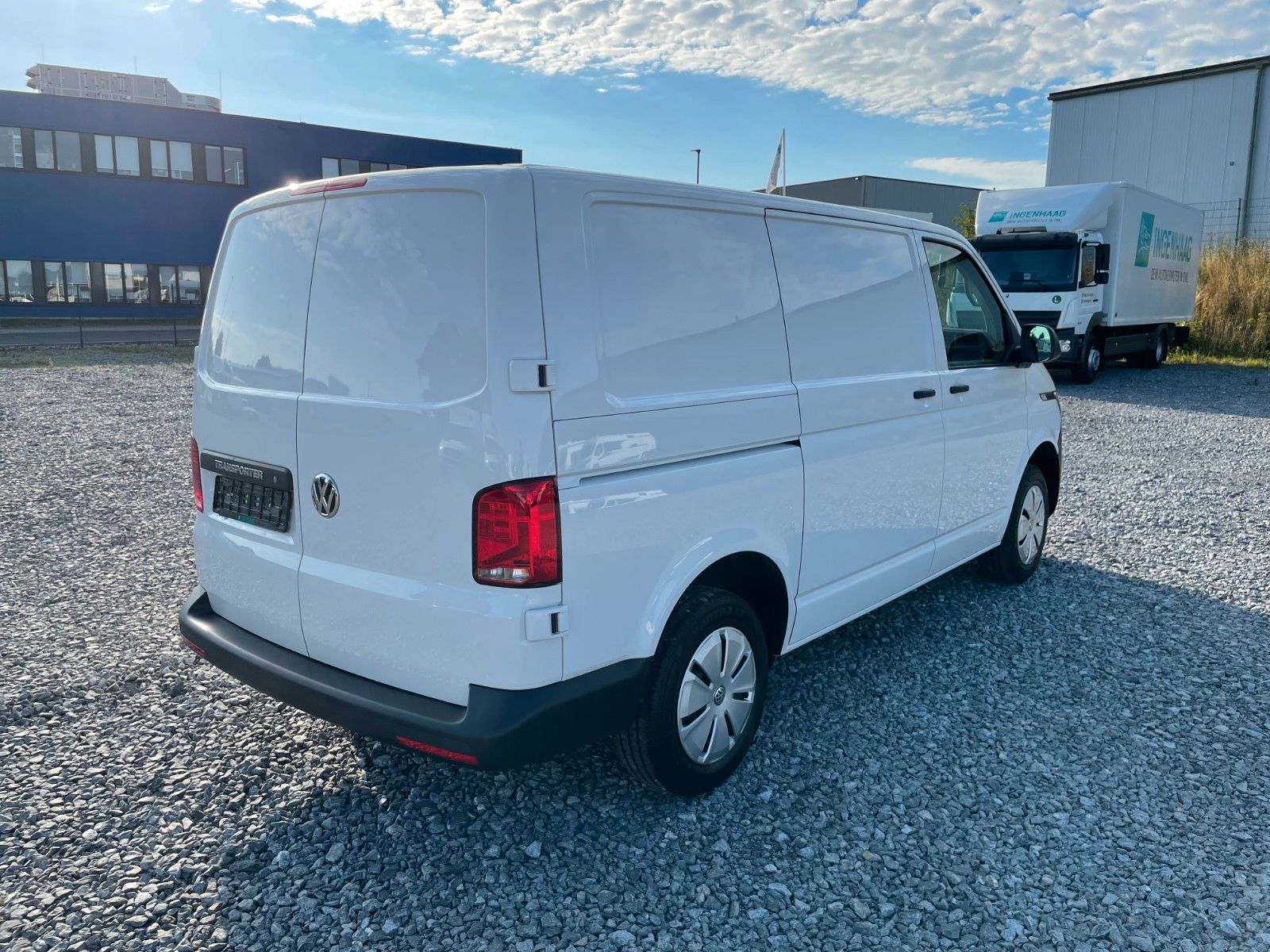 Fahrzeugabbildung Volkswagen T6.1  Transporter 2.0 TDI  / Klima / Flügeltürer