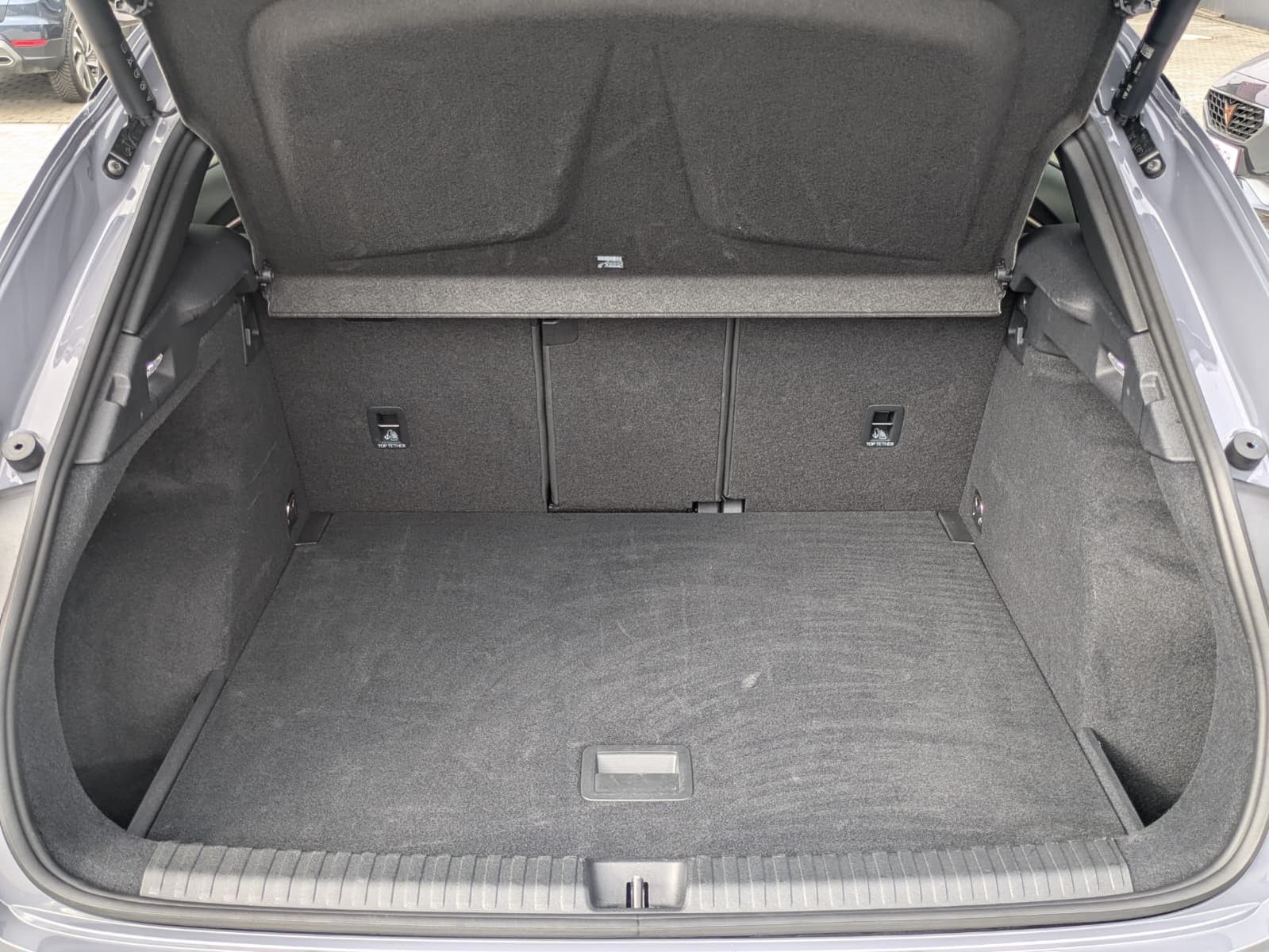 Fahrzeugabbildung CUPRA Terramar 2.0 TSI 4D VZ HUD*MATRIX*PANO*DCC*20"