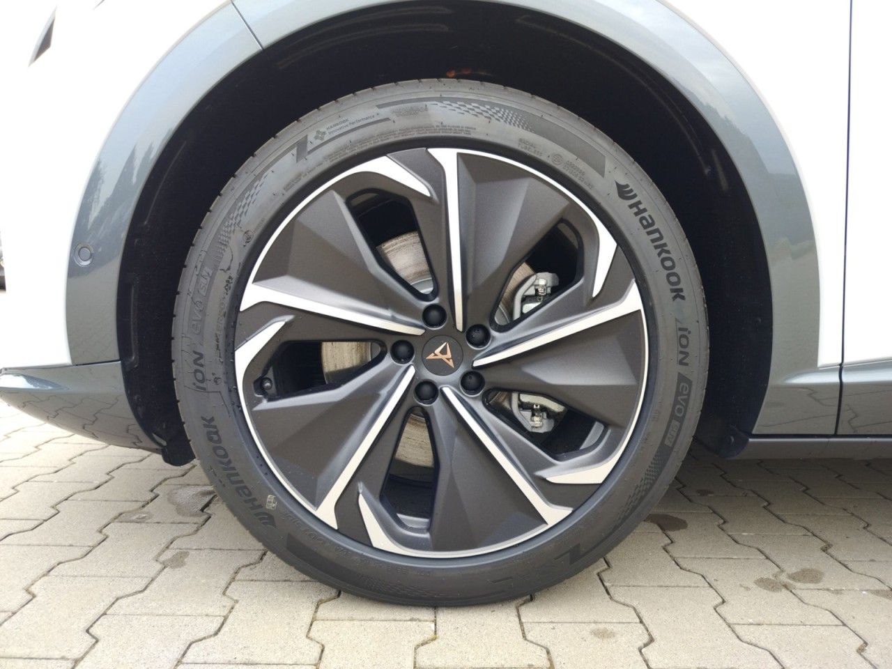 Fahrzeugabbildung CUPRA Tavascan VZ 4Drive 340 PS 77 kWh