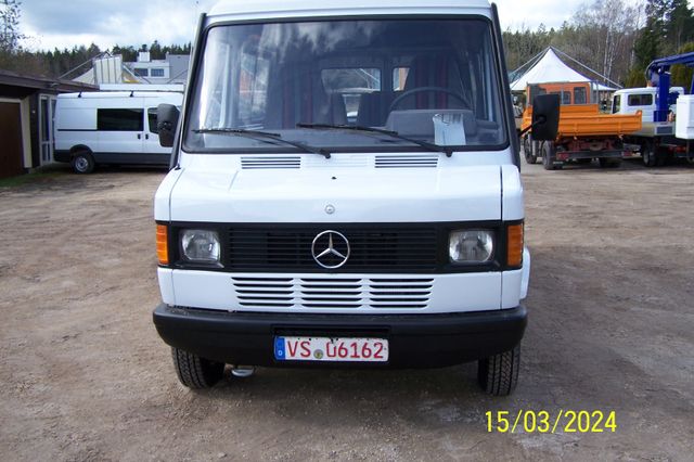 Mercedes-Benz BREMER 210**LANG UND HOCH