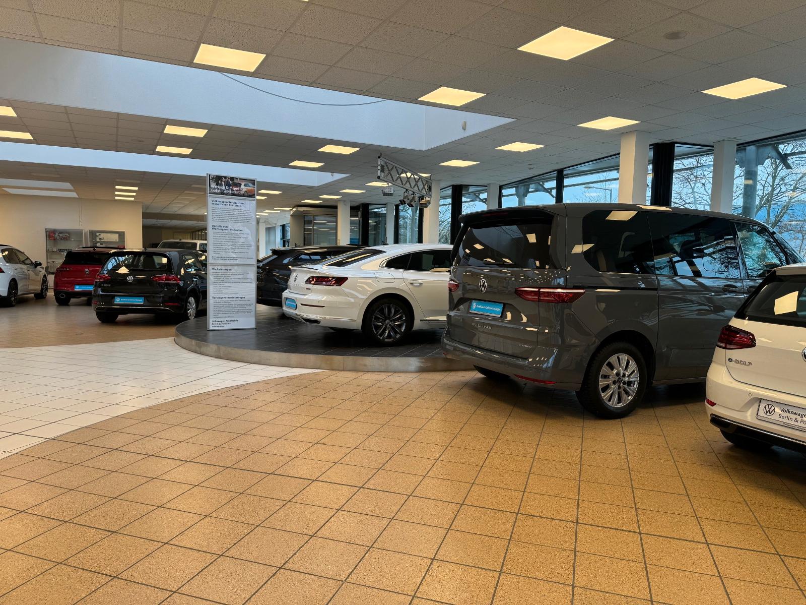 showroom-image-bottom