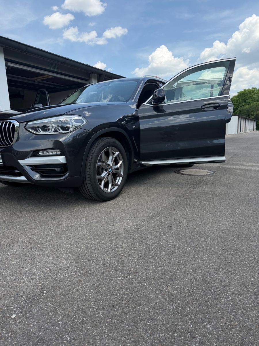 BMW X3 xDrive20i Luxury Line AT Luxury Line