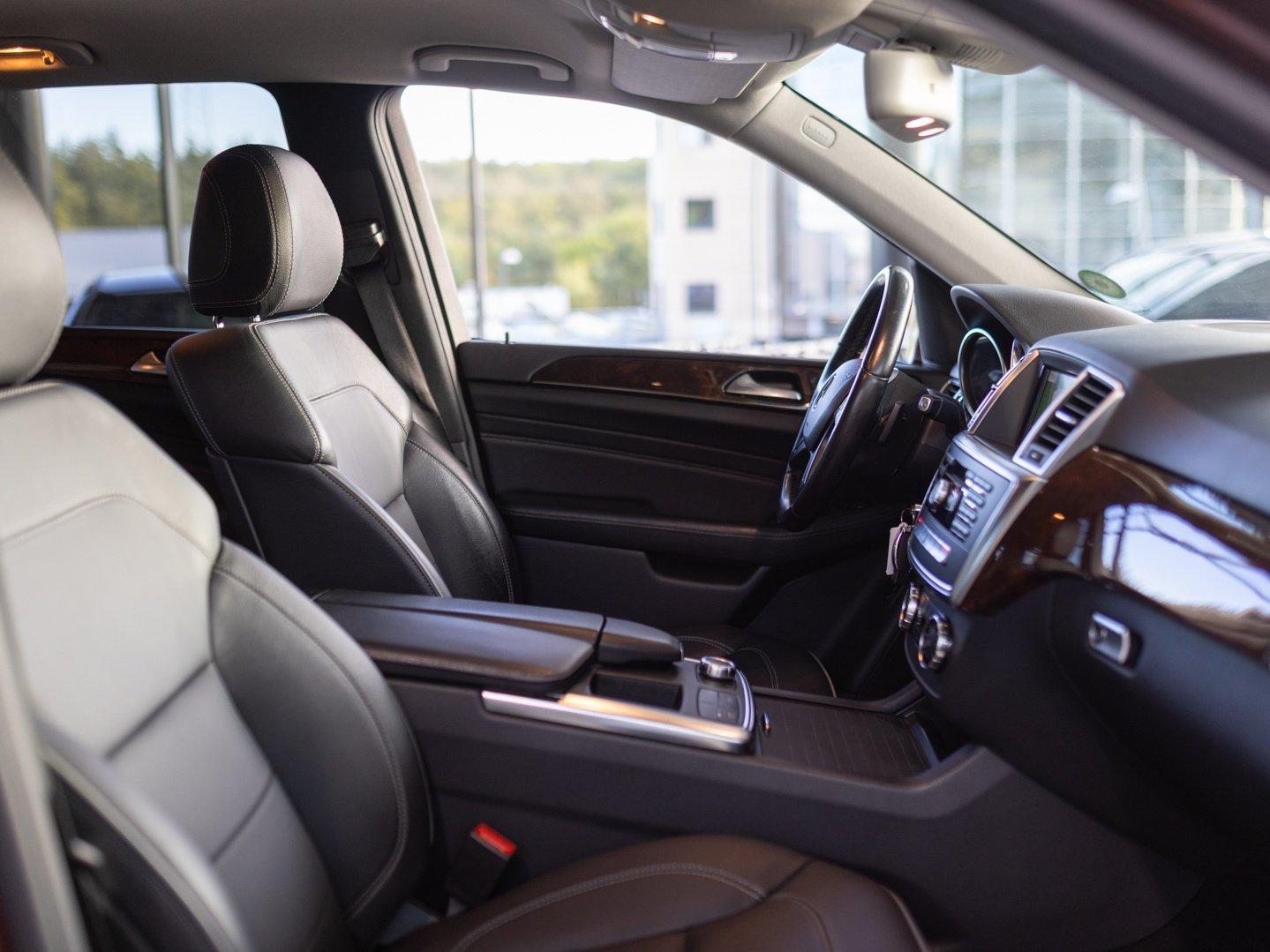 Mercedes-Benz ML 350 CDI 4MATIC Memory,Bi-Xenon,COMAND,1.Hand!