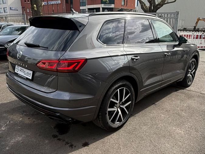 Fahrzeugabbildung Volkswagen Touareg R-Line 4Motion