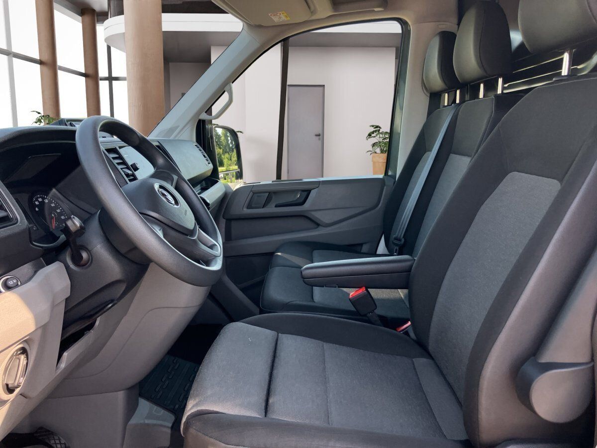 Fahrzeugabbildung Volkswagen Crafter 35 2.0 TDI MR HD 6-Gang SHZ AHK NAVI