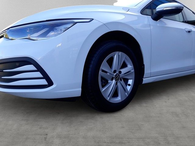 Fahrzeugabbildung Volkswagen Golf VIII Variant Life 2.0TDI AHK Navi ACC LED