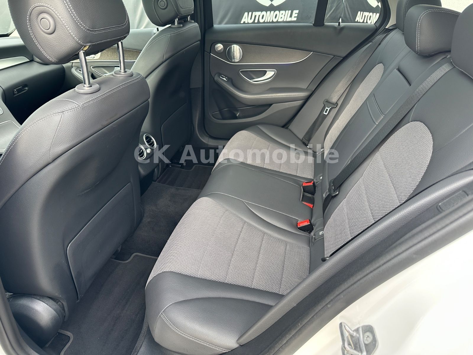 Fahrzeugabbildung Mercedes-Benz C300d T 4Matic Avantgarde/Burmeste/Navi/LED/360°