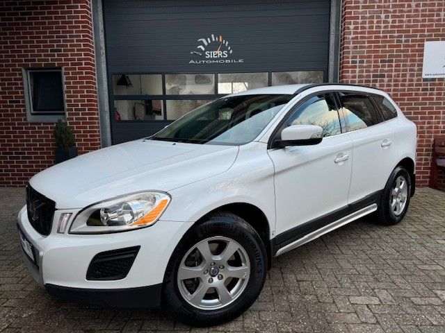 Volvo XC60 2.0T AUTOM,LEDER,NAVI,SPORT,MOMENTUM