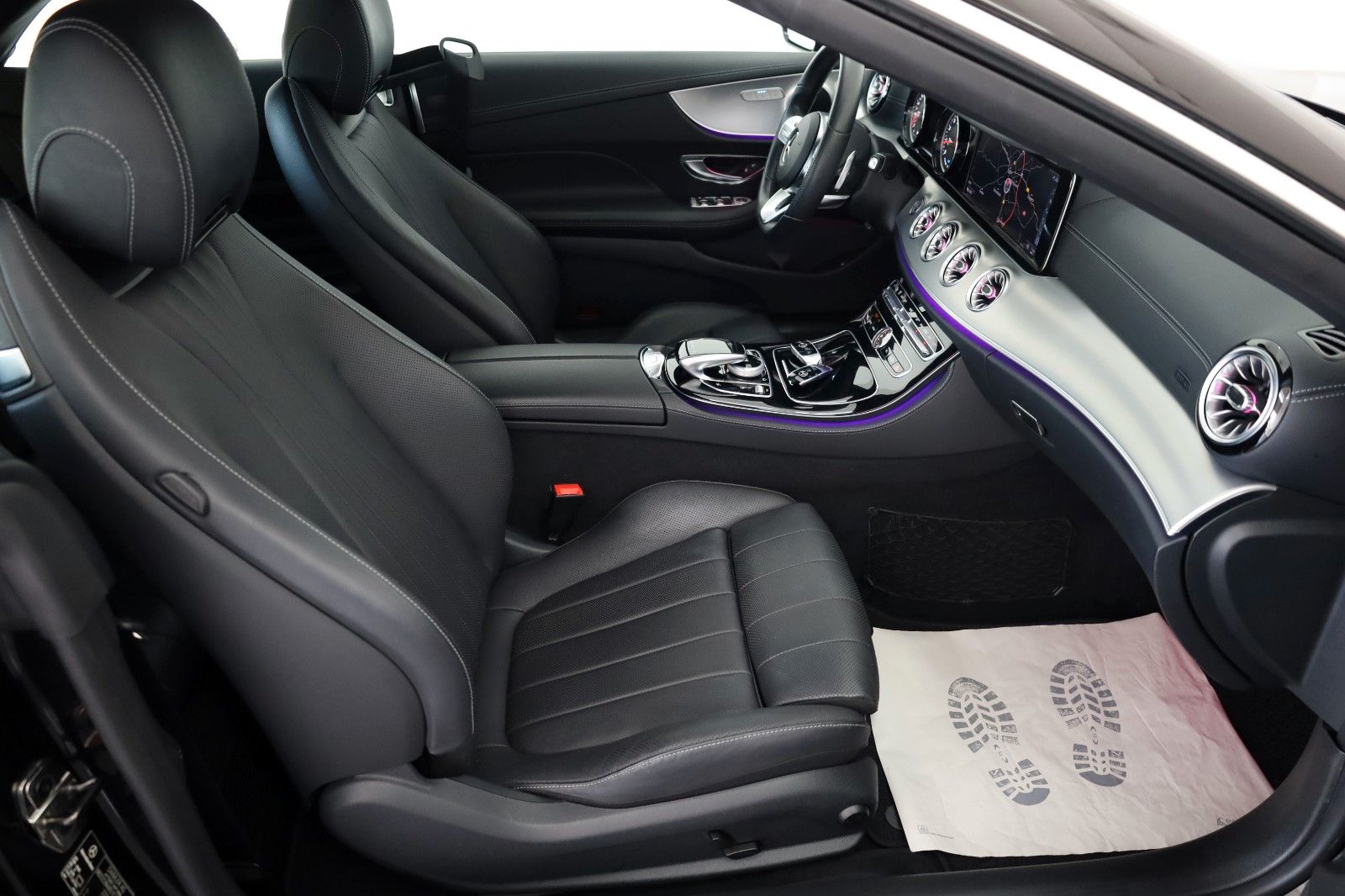 Fahrzeugabbildung Mercedes-Benz E 350 Cabrio AMG Line Leder,Navi,LED,Kamera,SH