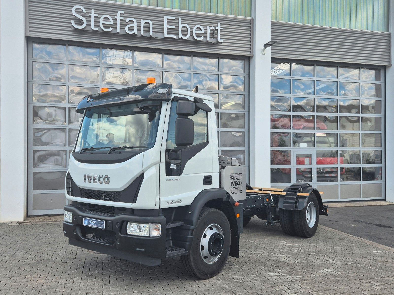 Fahrzeugabbildung Iveco Eurocargo ML160E25/P EVI_E 4x2 RHD Rechtslenker