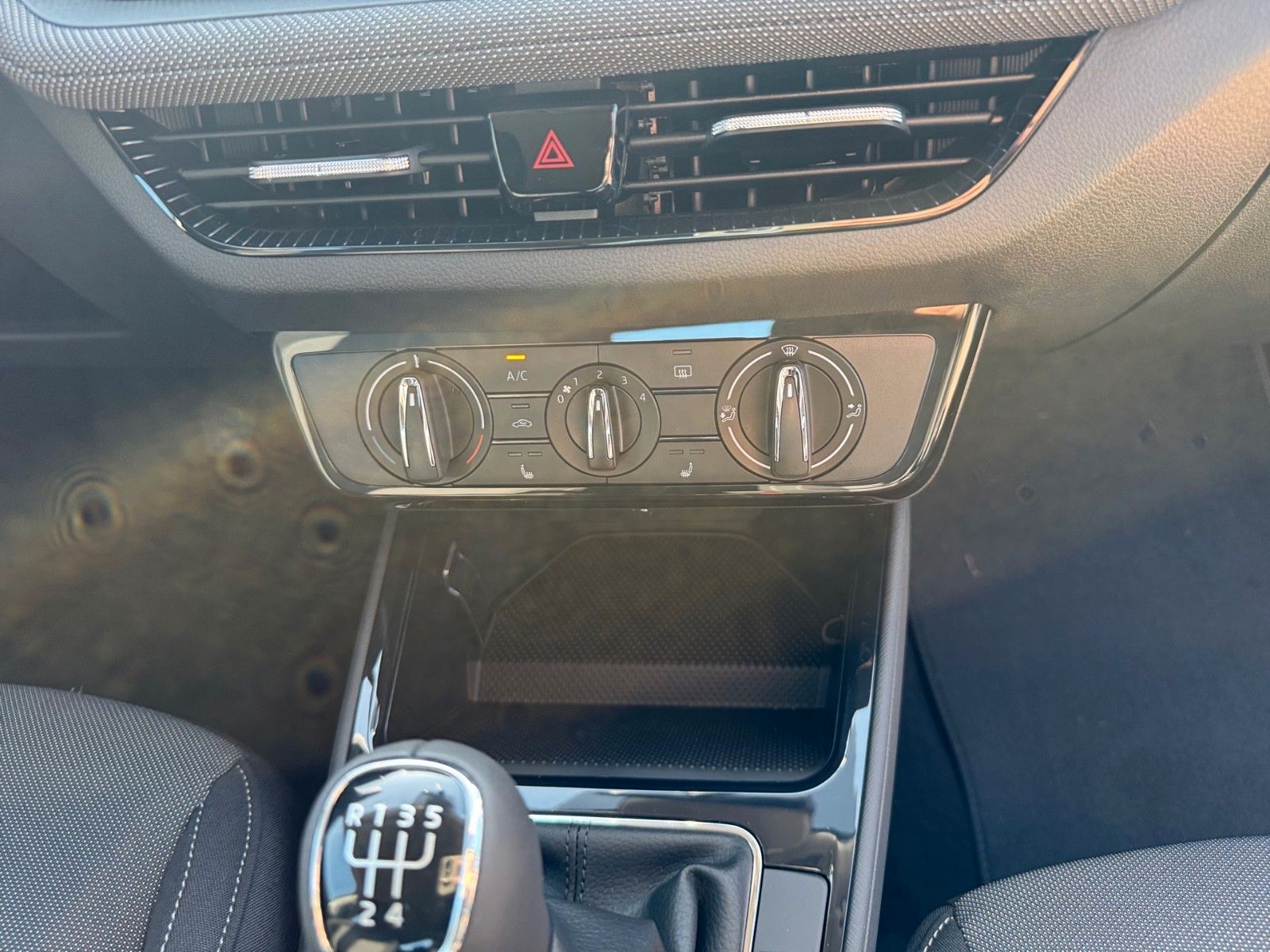 Fahrzeugabbildung SKODA Fabia Selection 1.0TSI