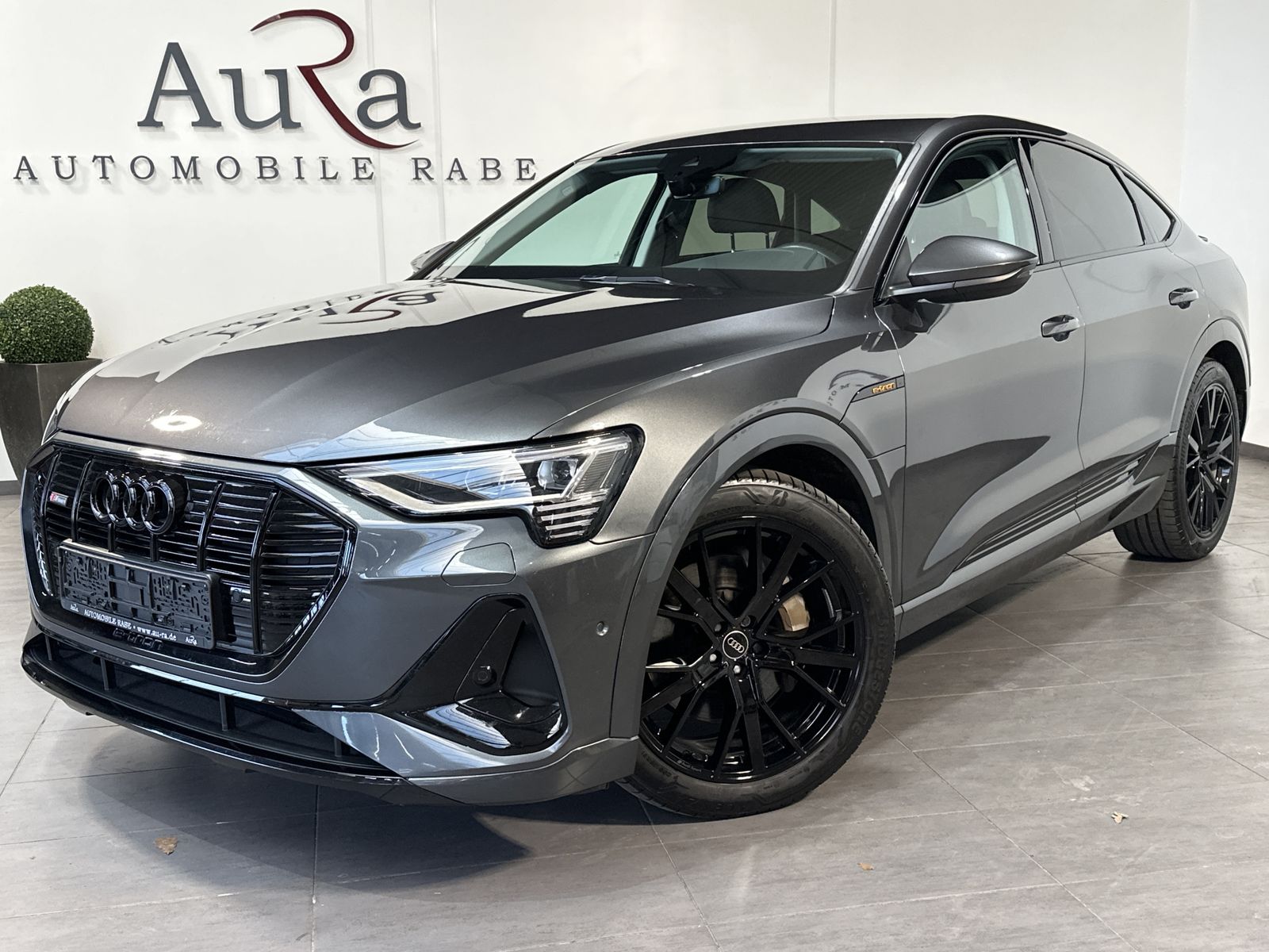 Fahrzeugabbildung Audi e-tron SpB 50 Qu S-Line Black NAV+LED+KAM+VCOCK