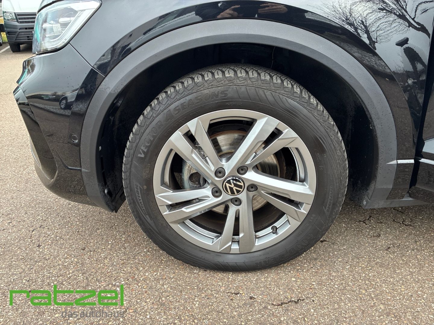 Fahrzeugabbildung Volkswagen T-Roc R-Line 1.5 TSI DSG LED ACC Dig. Cockpit Li