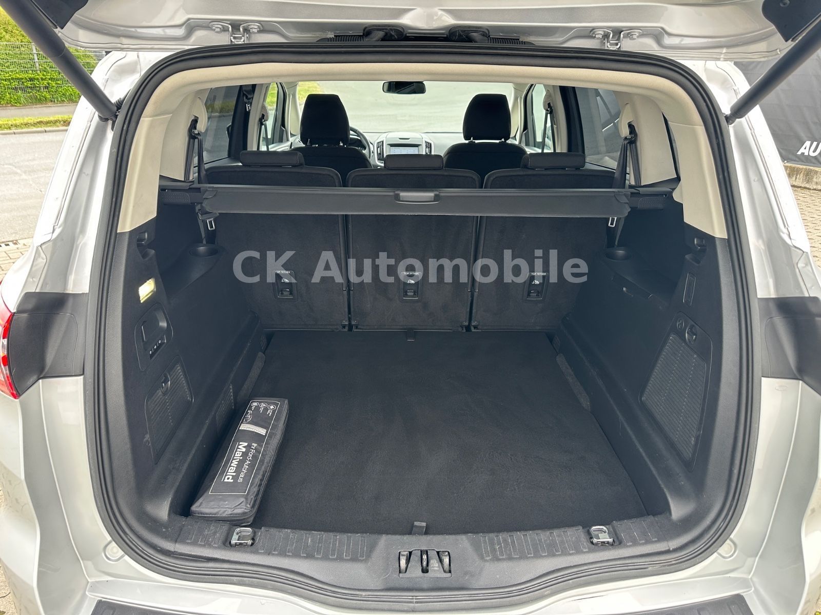 Fahrzeugabbildung Ford S-MAX Titanium 2.0TDCi Autom./Navi/LED/Kam./AHK